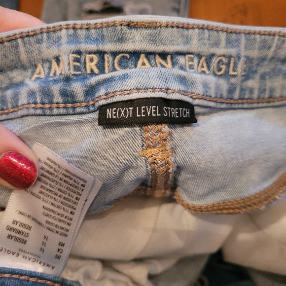 AE 14 regular super hi rise jeggings distressed - Picture 2 of 3